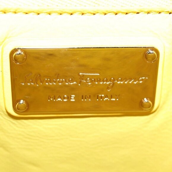 Salvatore Ferragamo Vala Chain Bag Leather 2way Yellow Gold Auth 132893V - Picture 13 of 16